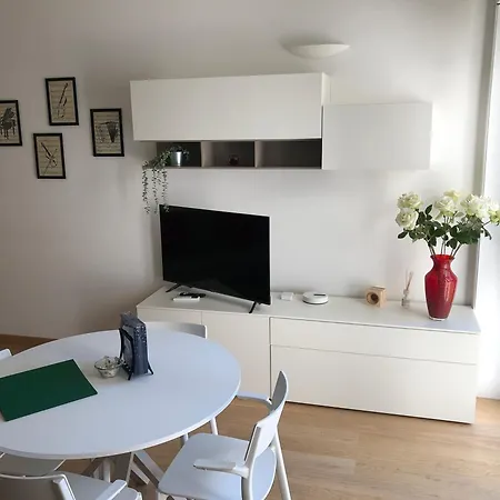 Music House - Carozzi Apartman Milánó